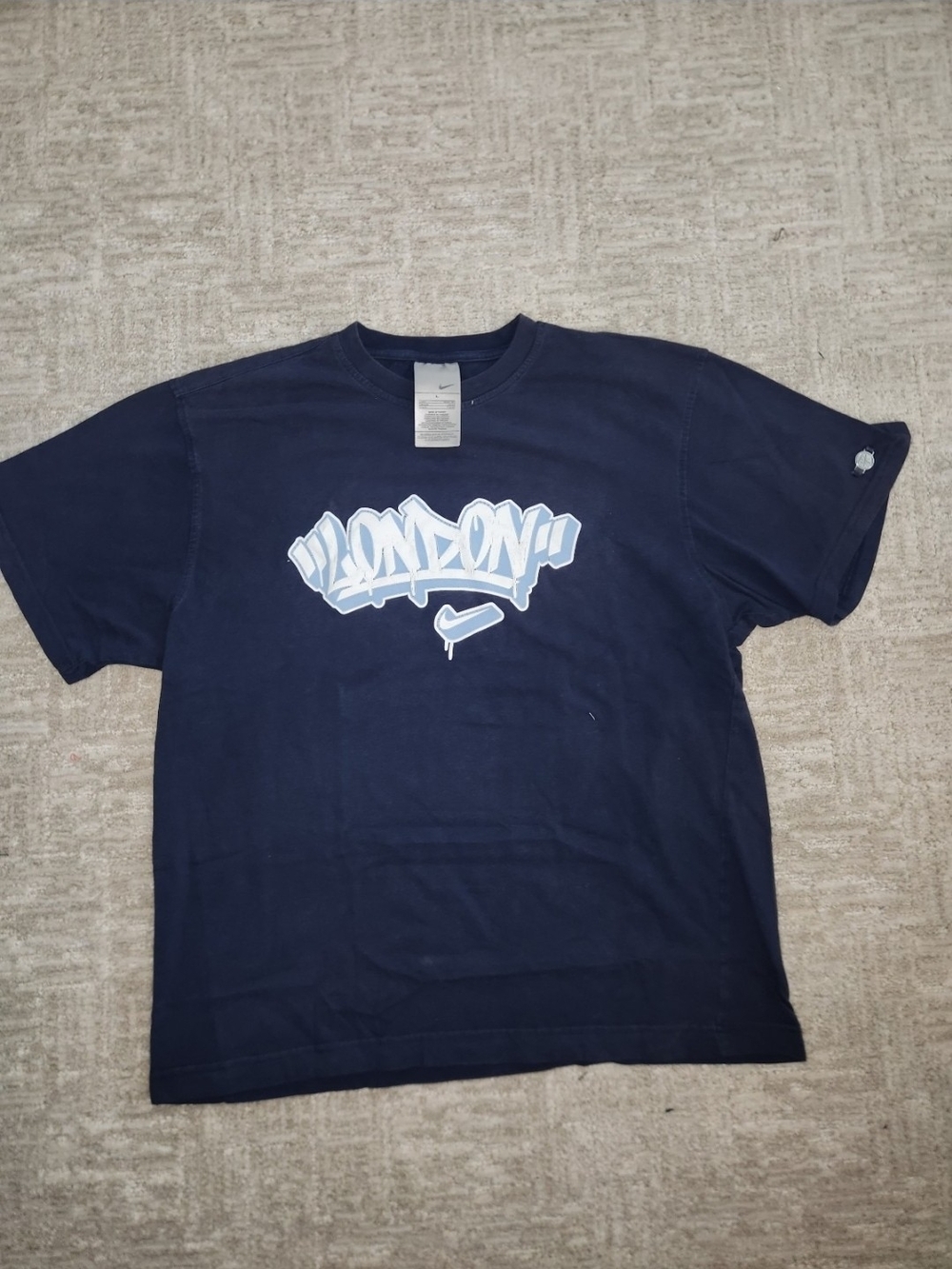 Vintage Y2K Nike White & Blue Graphic T-Shirt Men's Size Large  Good  Condition